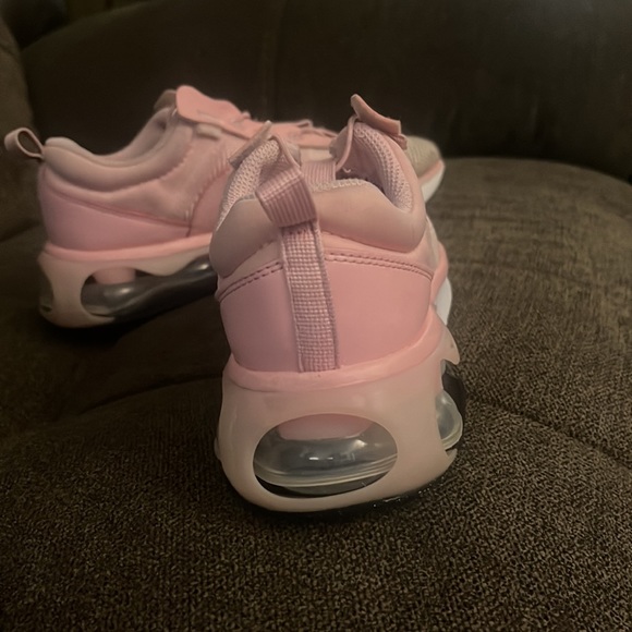 Nice - Picture 4 of 4